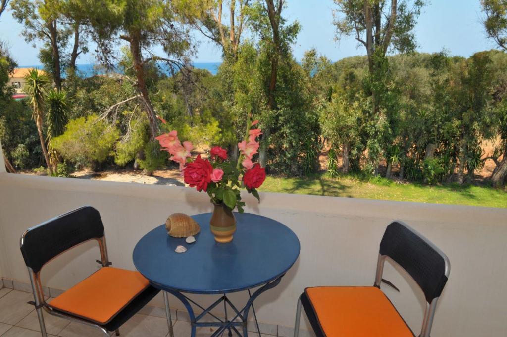 Sani Kasimis Apartment Kyparissia Exterior photo